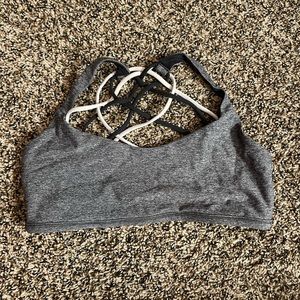 Lululemon free to be sports bra